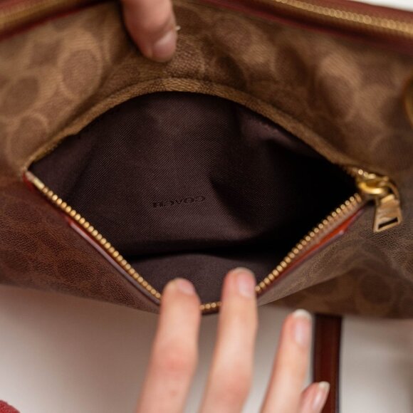 NWOT Coach Leather Monogram Corssbody Bag - Picture 8 of 15